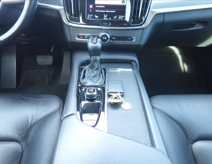 Volvo V90 Kombi 2,0 l 140 kw