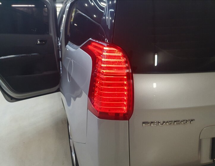 Peugeot 5008 MPV 1,6 l 88 kw