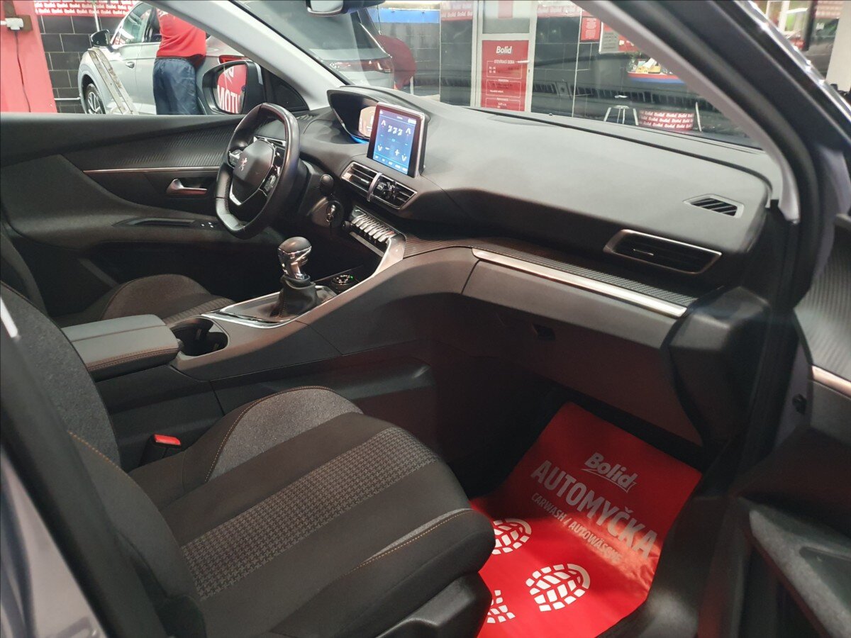 Peugeot 3008 SUV / Terénní 1,2 l 96 kw