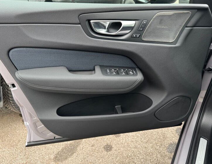 Volvo XC60 SUV / Terénní 2,0 l 184 kw