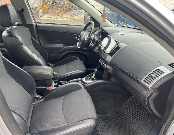 Citroën C-Crosser 12