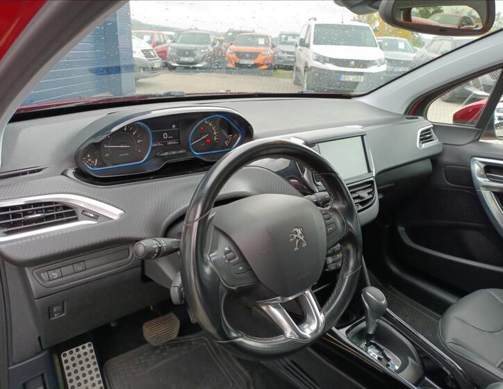 Peugeot 2008 13