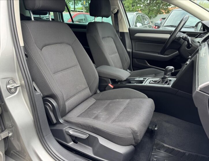 Volkswagen Passat Kombi 2,0 l 110 kw