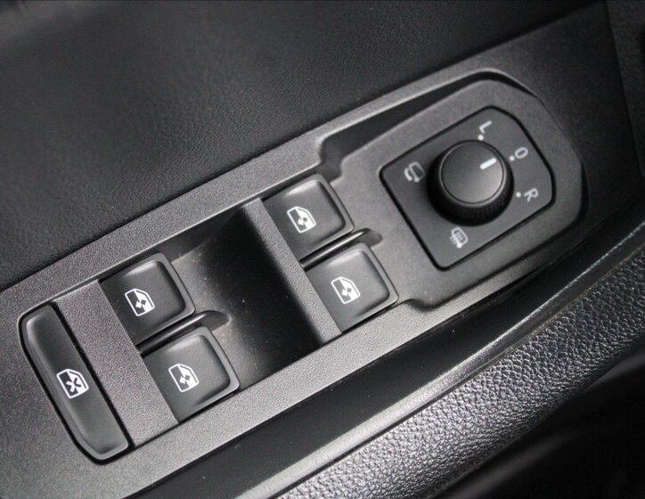 Škoda Karoq SUV / Terénní 1,5 l 110 kw