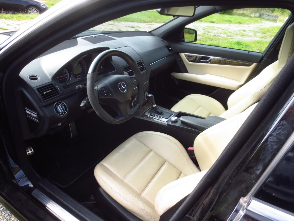 Mercedes-Benz Třídy C Kombi 6,2 l 336 kw