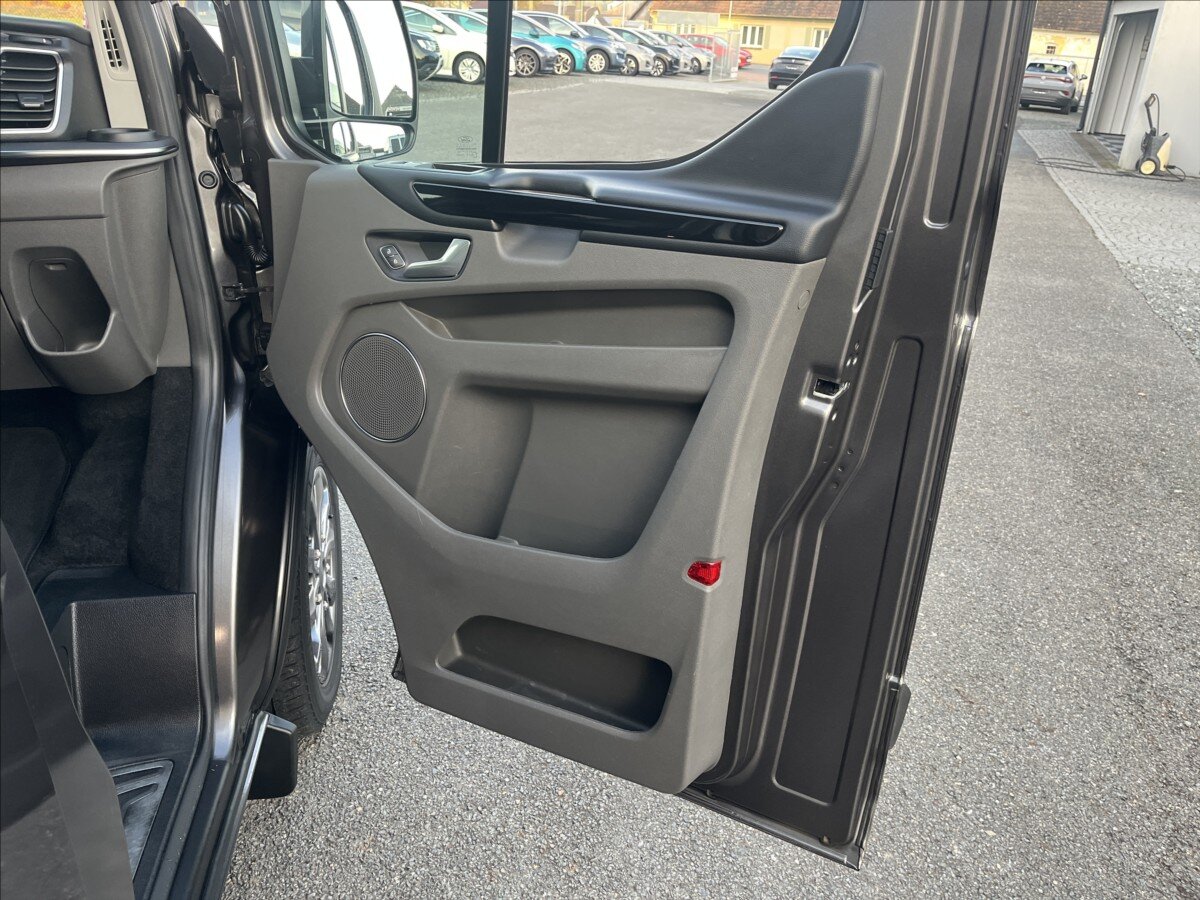 Ford Tourneo Custom Kombi 2,0 l 136 kw