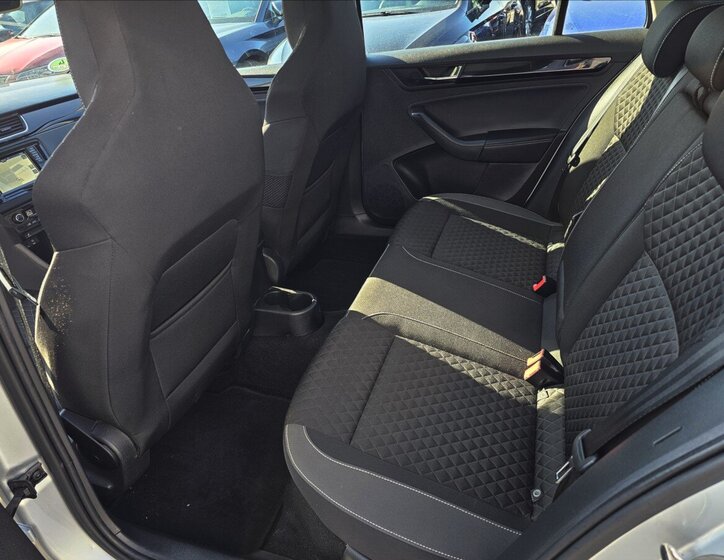 Škoda Rapid Hatchback 999,0 81 kw