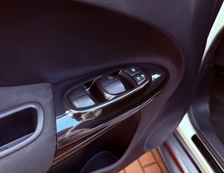 Nissan Juke SUV / Terénní 1,6 l 160 kw