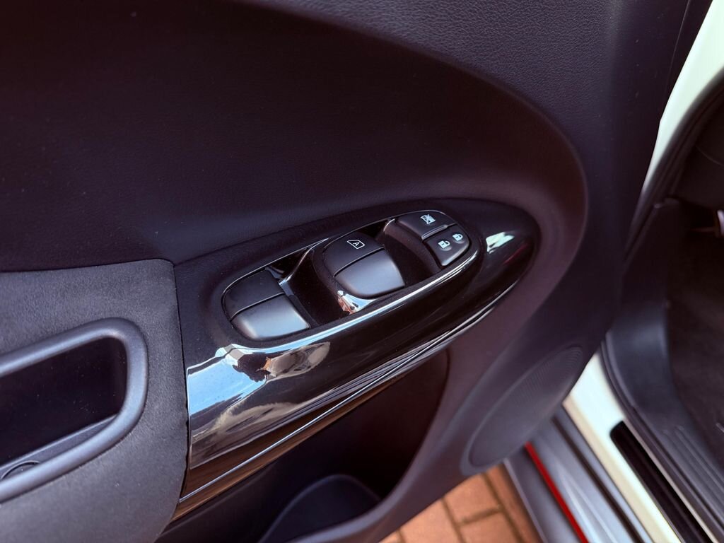 Nissan Juke SUV / Terénní 1,6 l 160 kw