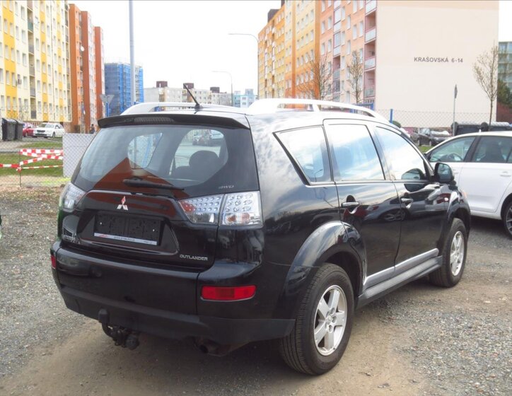 Mitsubishi Outlander SUV / Terénní 2,4 l 125 kw