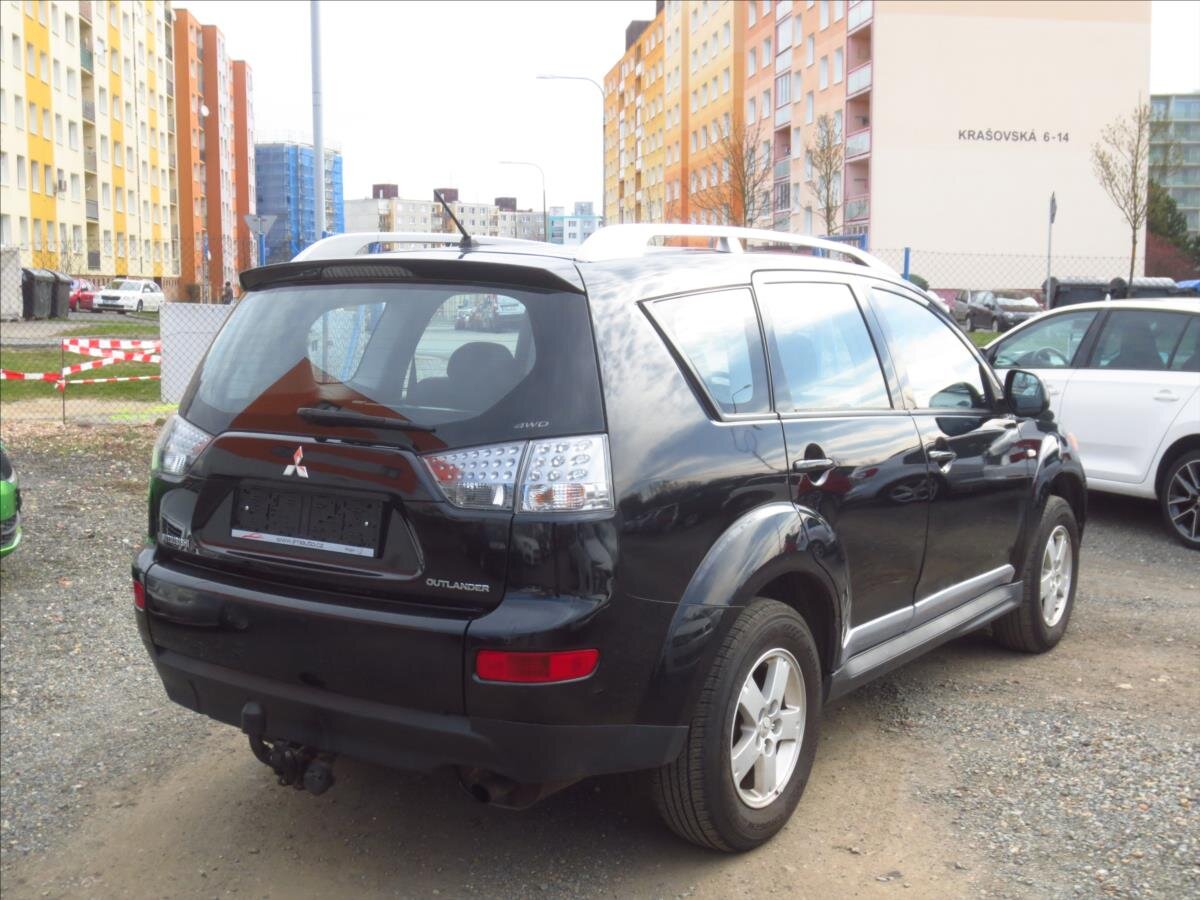 Mitsubishi Outlander SUV / Terénní 2,4 l 125 kw