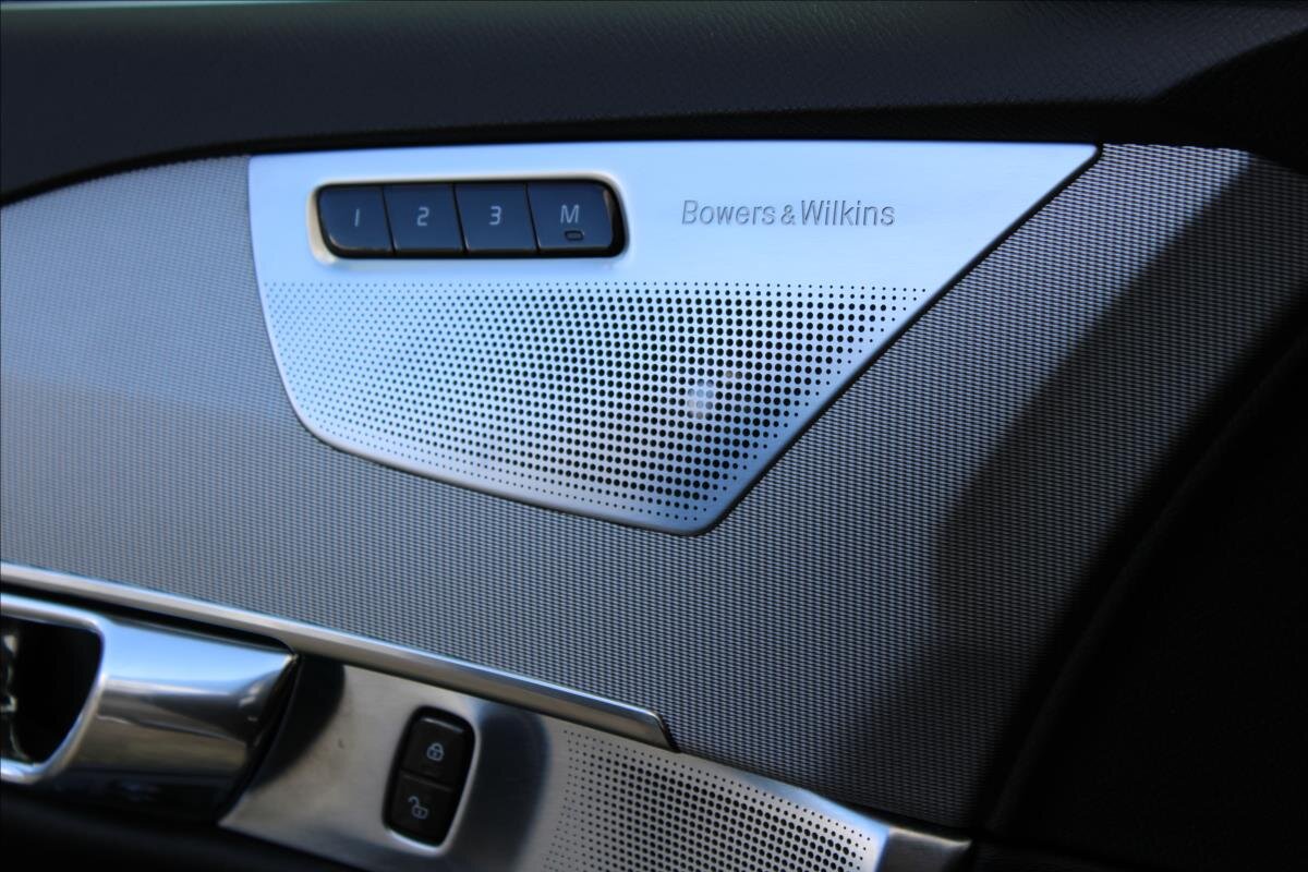 Volvo XC90 SUV / Terénní 2,0 l 165 kw