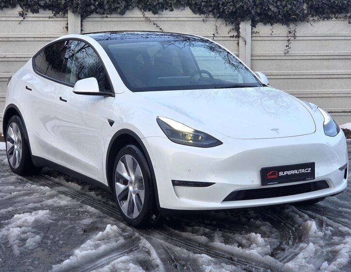 Tesla Model Y SUV / Terénní 0,0 378 kw
