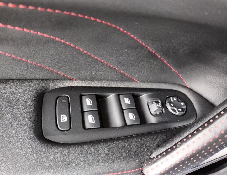 Peugeot 308 Hatchback 2,0 l 130 kw