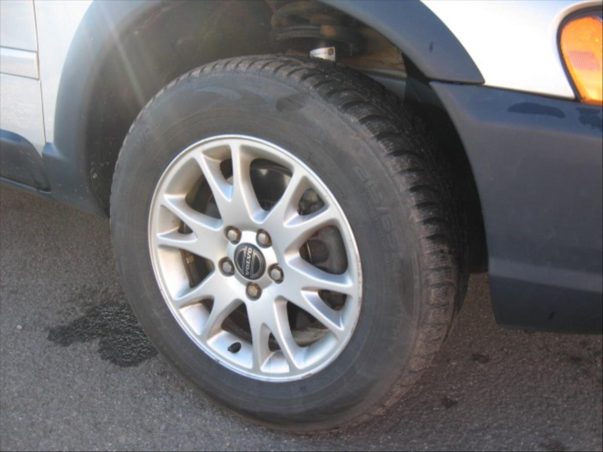 Volvo XC70 Kombi 2,4 l 120 kw