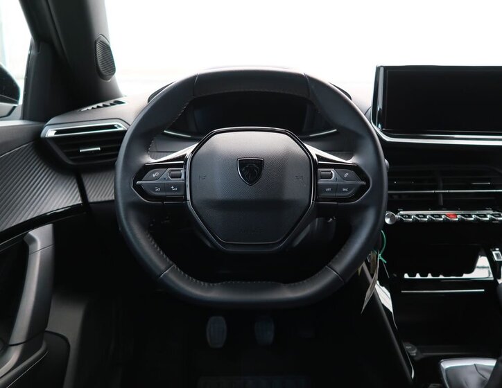 Peugeot 2008 SUV / Terénní 1,2 l 74 kw