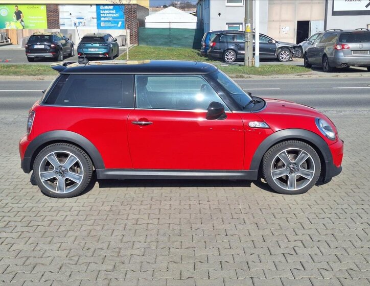 Mini Cooper Hatchback 1,6 l 135 kw