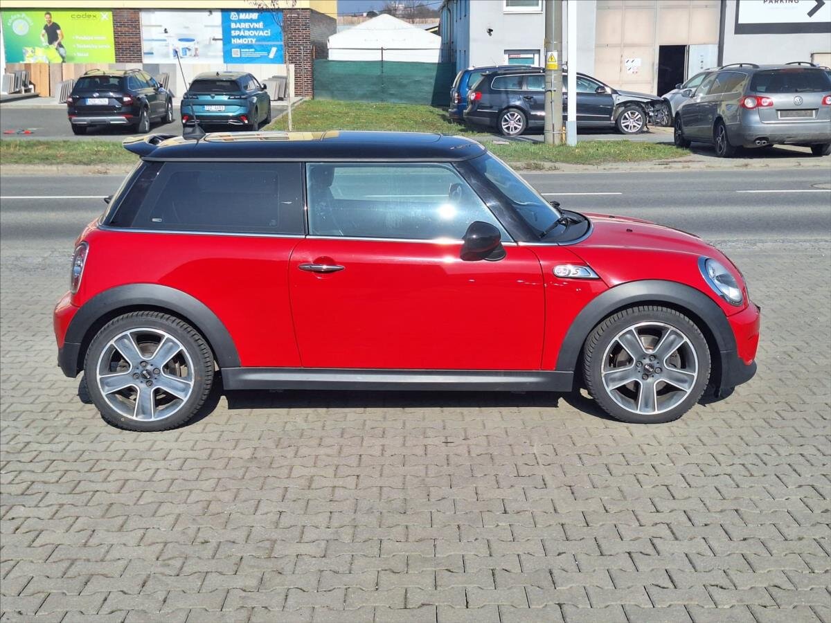 Mini Cooper Hatchback 1,6 l 135 kw