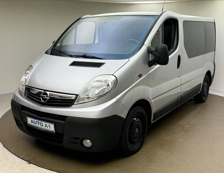 Opel Vivaro Kombi 2,5 l 107 kw