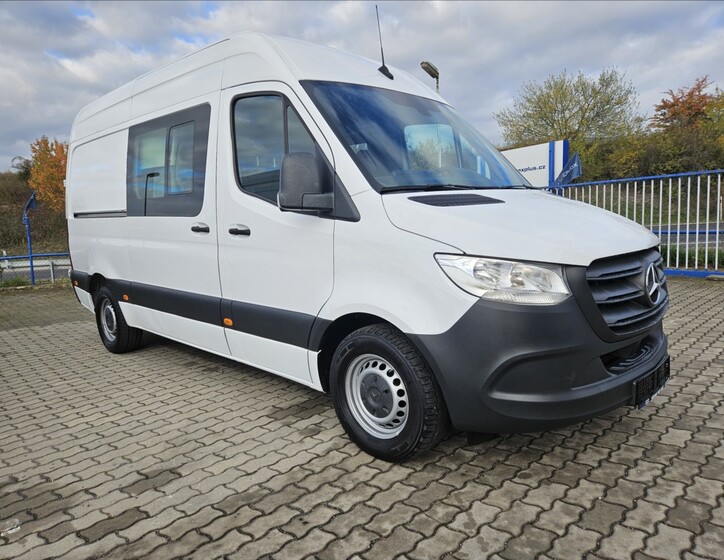 Mercedes-Benz Sprinter 2