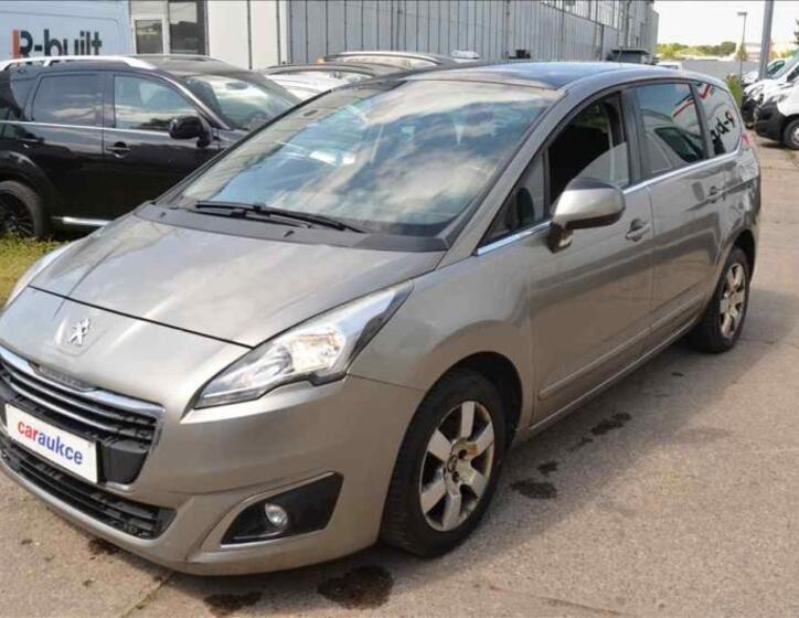Peugeot 5008 1