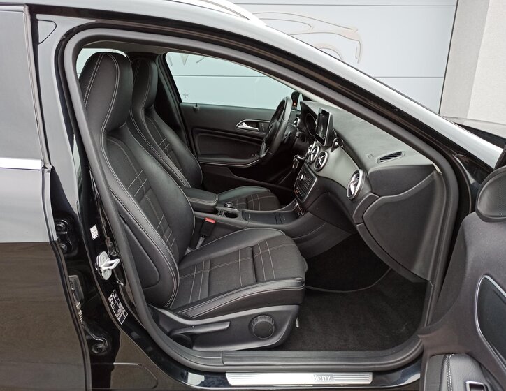 Mercedes-Benz GLA 15