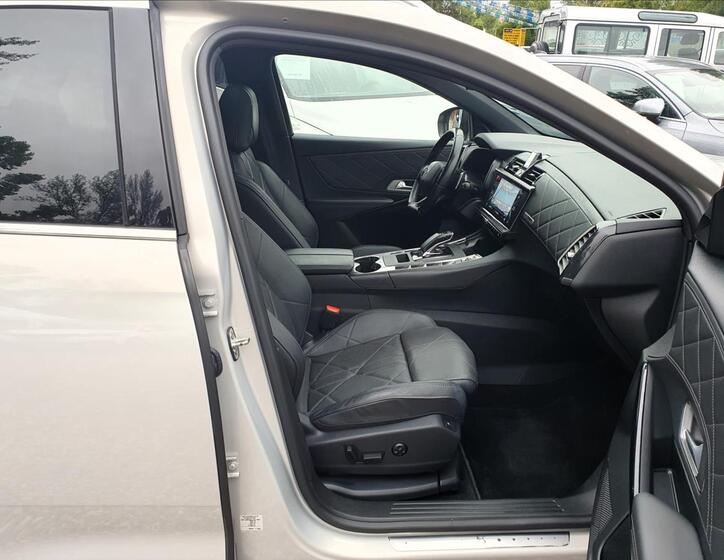 DS Automobiles DS7 Crossback 12