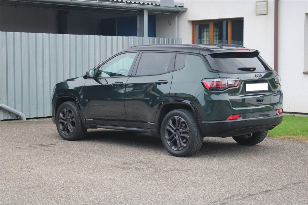 Jeep Compass SUV 1,3 l 110 kw