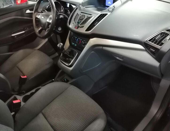 Ford Grand C-MAX 12