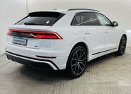 Audi Q8 SUV / Terénní 3,0 l 210 kw