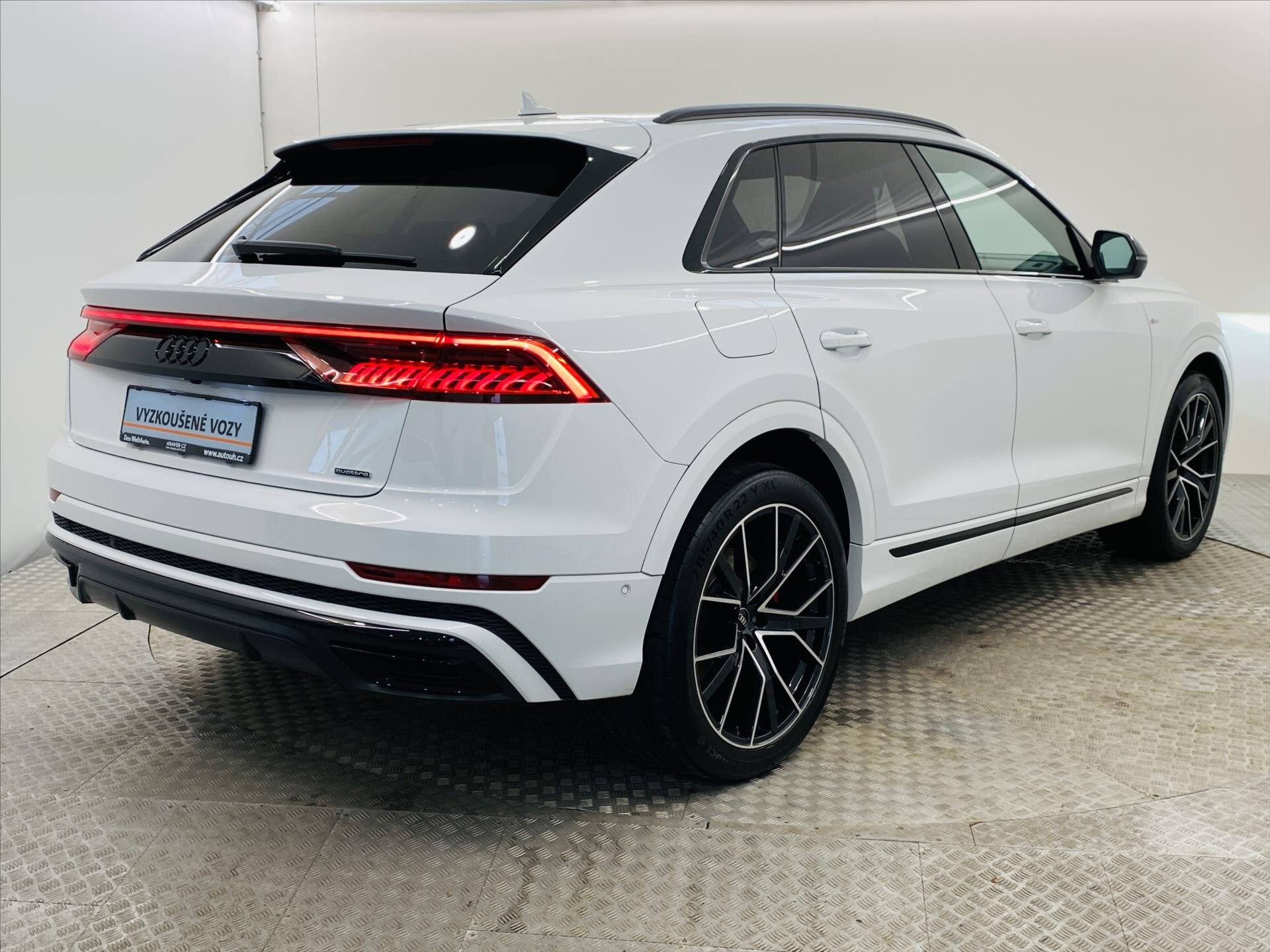 Audi Q8 SUV / Terénní 3,0 l 210 kw