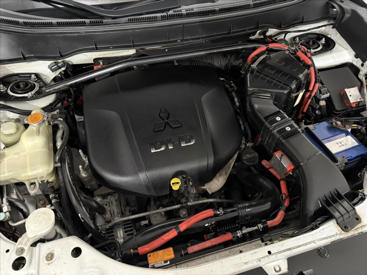 Mitsubishi Outlander SUV / Terénní 2,2 l 115 kw