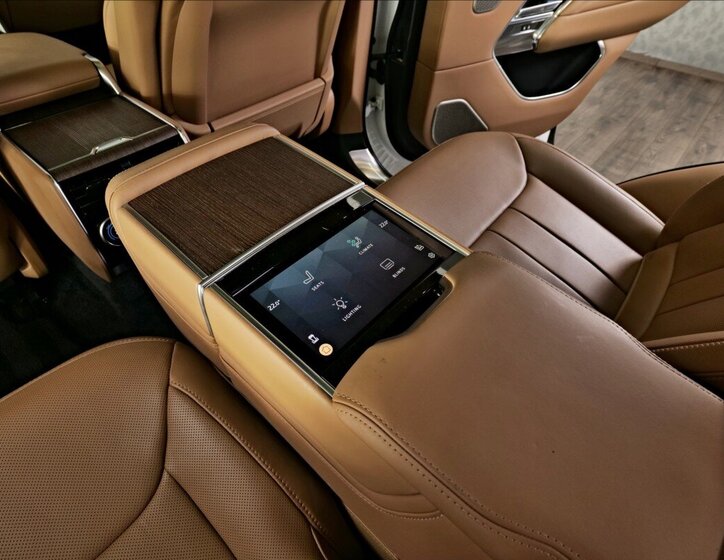 Land Rover Range Rover SUV 4,4 l 390 kw