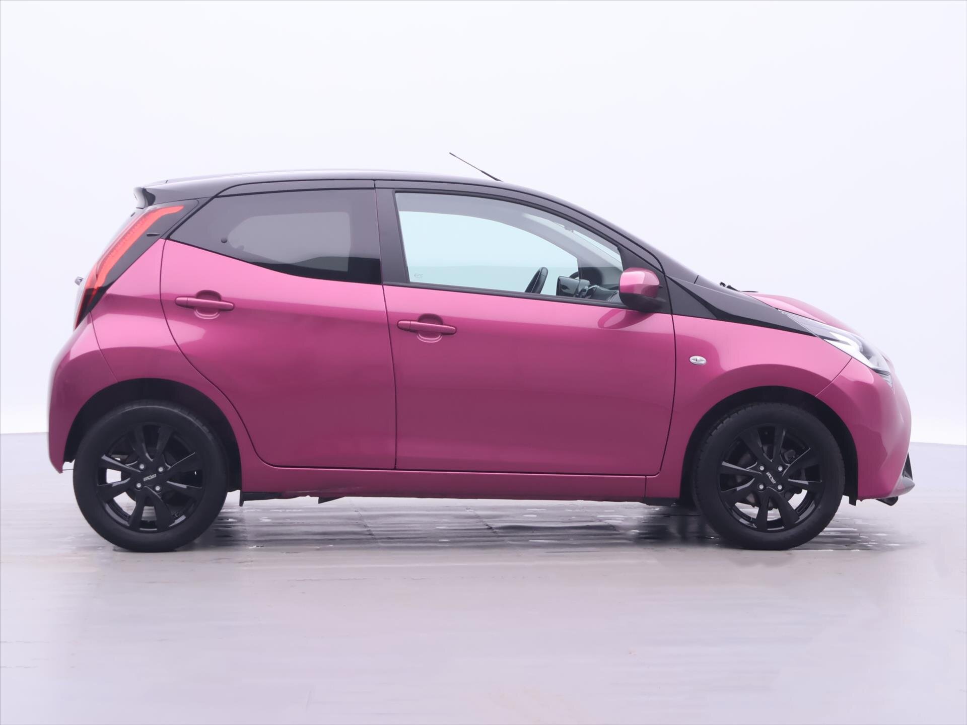 Toyota Aygo Hatchback 998,0 53 kw