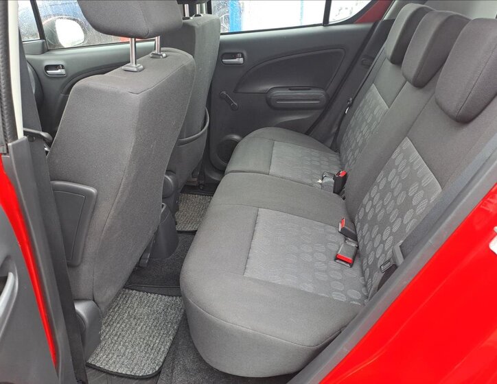 Suzuki Splash Hatchback 996,0 48 kw