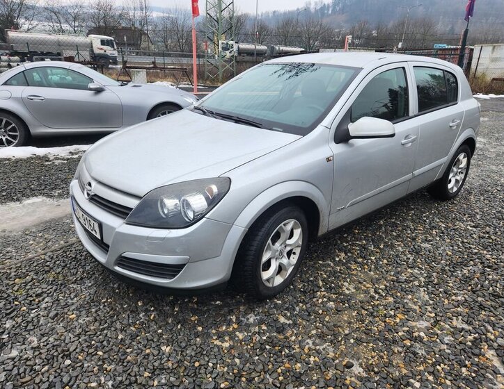 Opel Astra Hatchback 1,7 l 74 kw