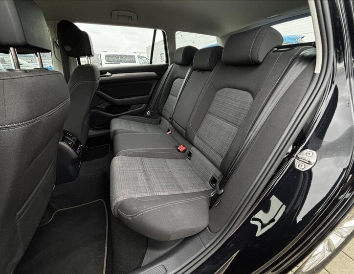 Volkswagen Passat Kombi 1,5 l 110 kw