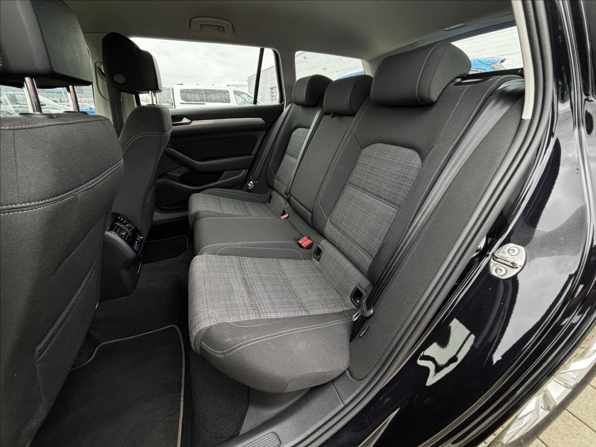 Volkswagen Passat Kombi 1,5 l 110 kw