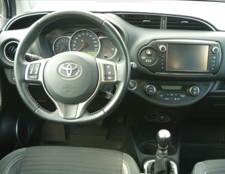 Toyota Yaris 15