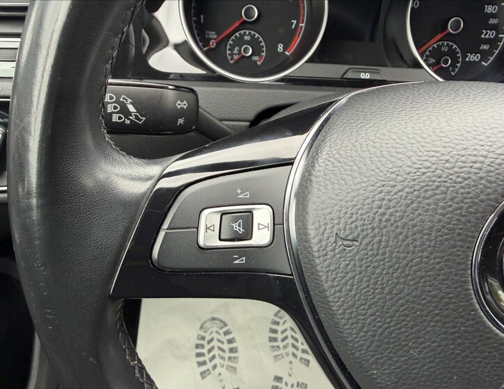 Volkswagen Golf Hatchback 999,0 85 kw