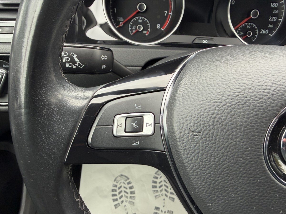 Volkswagen Golf Hatchback 999,0 85 kw