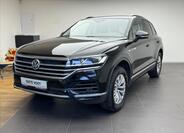 Volkswagen Touareg 1