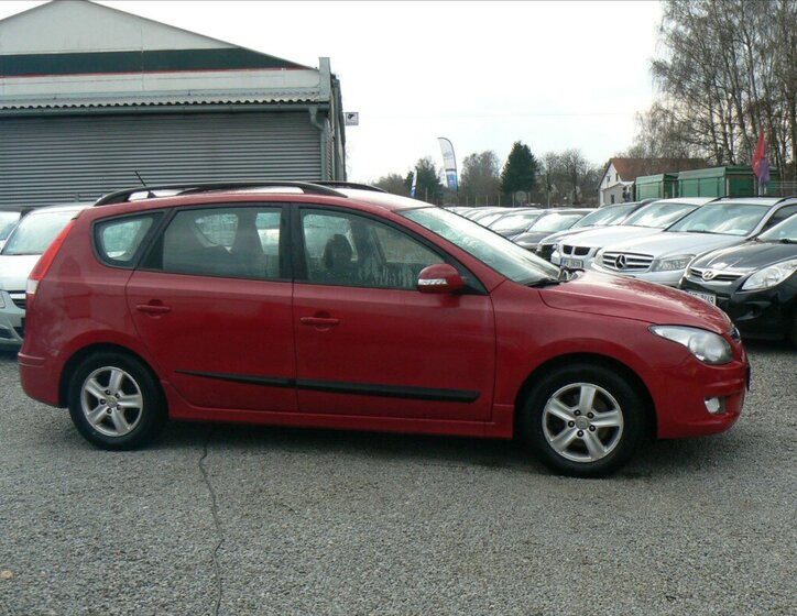 Hyundai i30 Kombi 1,6 l 92 kw