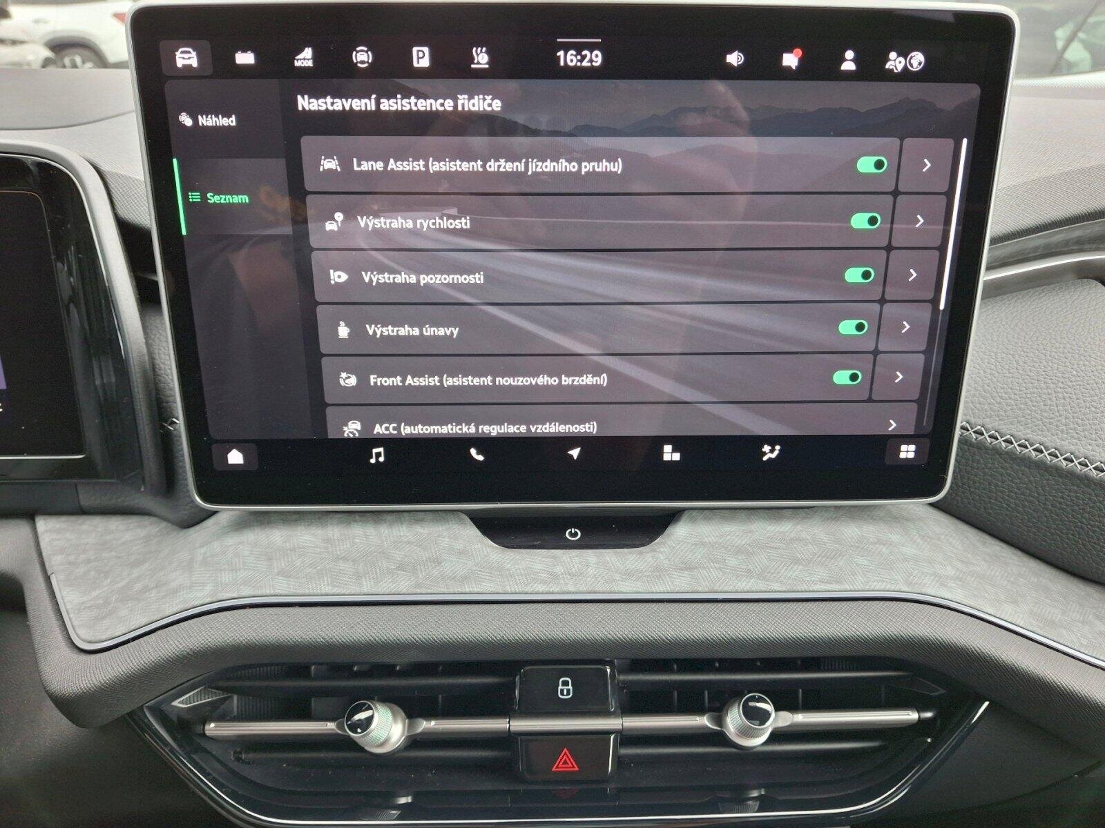 Škoda Kodiaq SUV / Terénní 1,5 l 150 kw