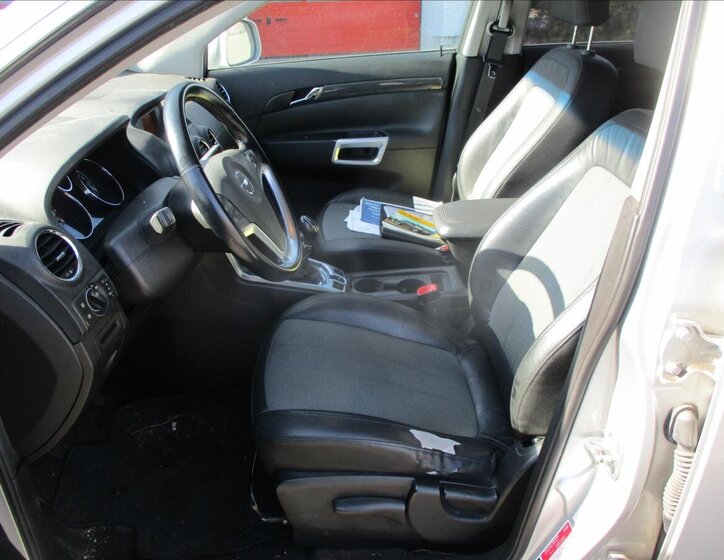 Opel Antara SUV / Terénní 2,2 l 120 kw