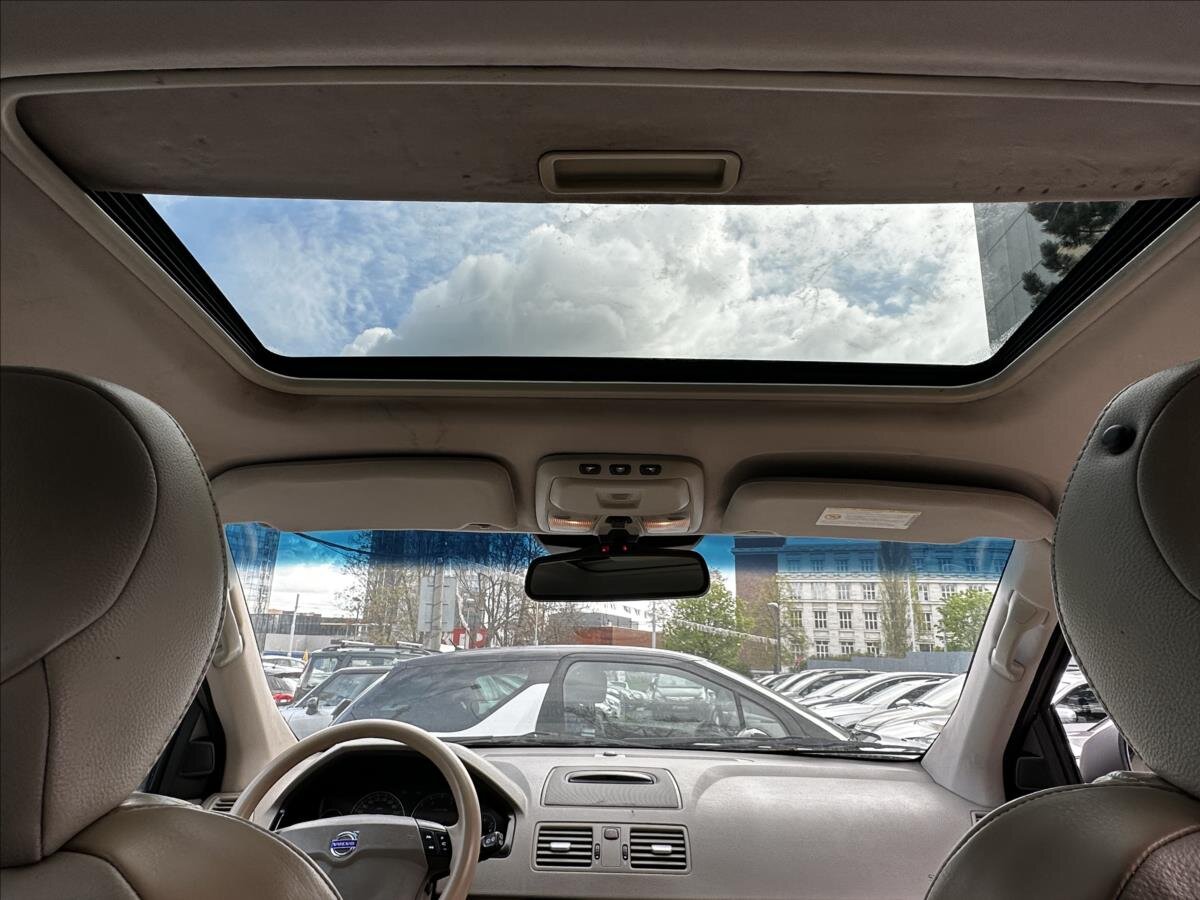 Volvo XC90 SUV / Terénní 2,4 l 120 kw