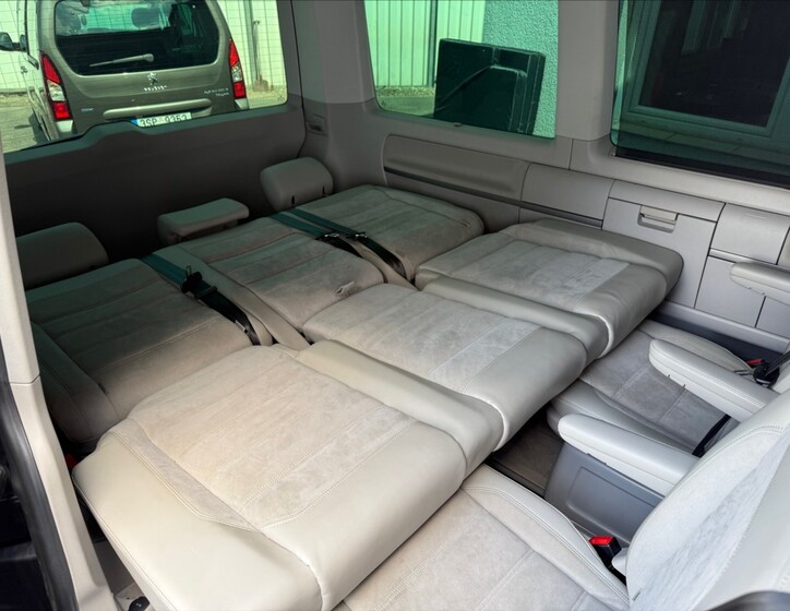 Volkswagen Multivan 26