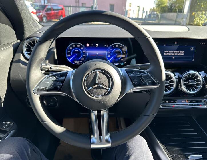 Mercedes-Benz EQA 10