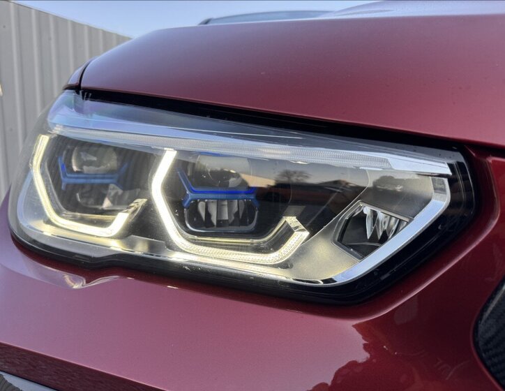 BMW X6 Sedan / Limuzína 3,0 l 210 kw