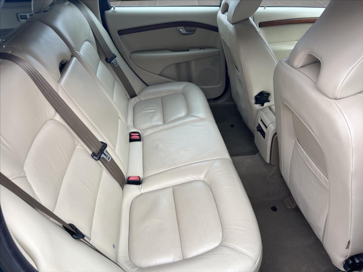 Volvo V70 Kombi 2,4 l 136 kw